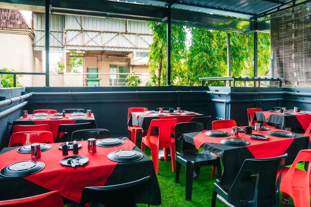 Treebo Serenity Inn, Koregaon Park Pune Exteriör bild